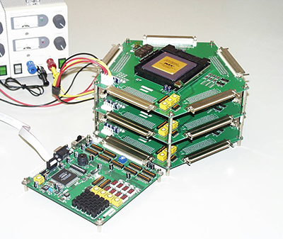 3次元積層型VLSIコンピュータの試作システム